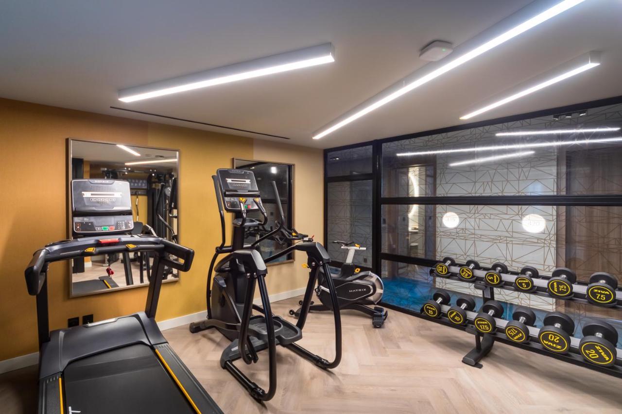 Barcelo Funchal Oldtown酒店 外观 照片 The gym at the 2018 London Marathon Village