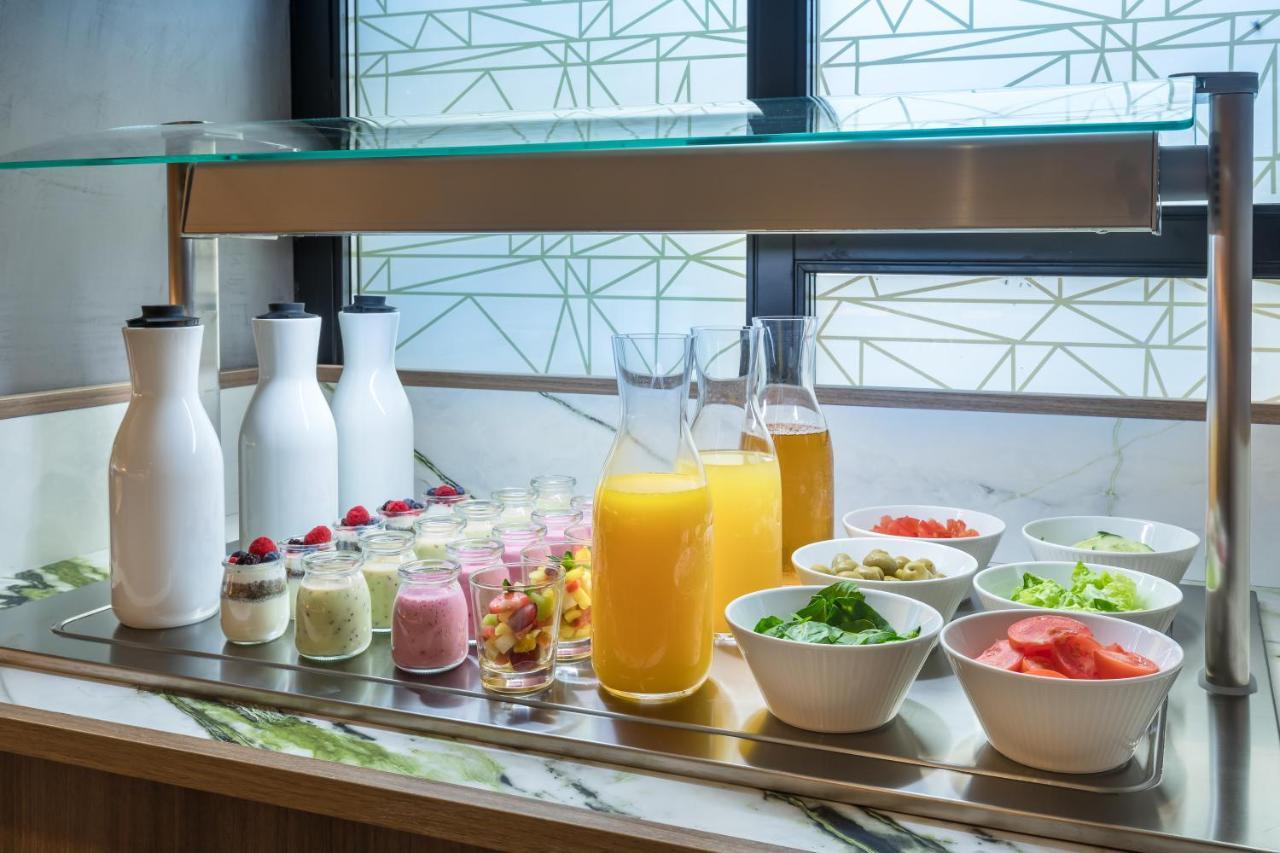 Barcelo Funchal Oldtown酒店 外观 照片 A buffet at a hotel