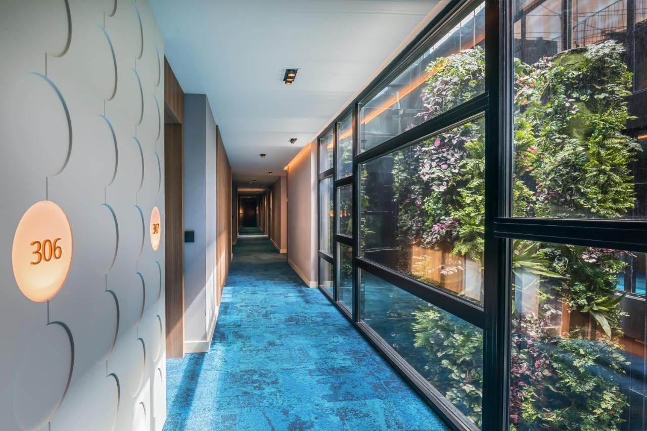 Barcelo Funchal Oldtown酒店 外观 照片 A corridor at the hotel