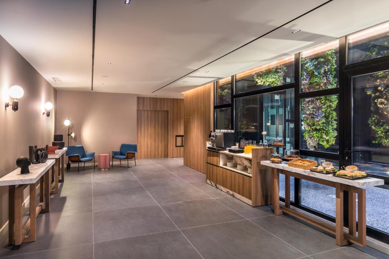 Barcelo Funchal Oldtown酒店 外观 照片 The lounge at London Heathrow Airport